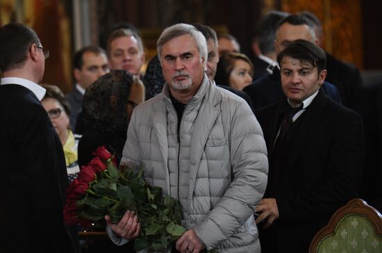 Прощание с Ю. Лужковым