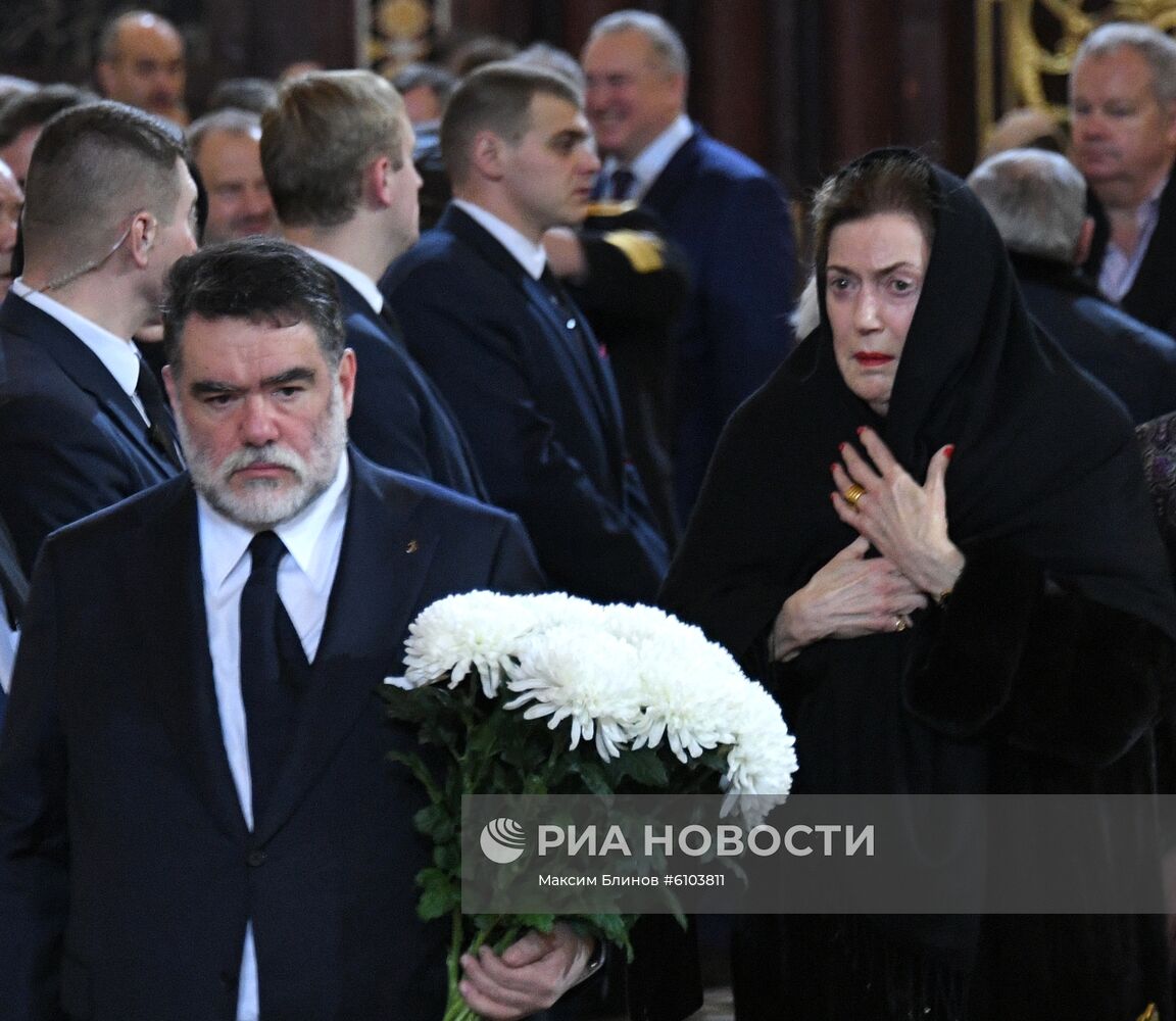 Прощание с Ю. Лужковым