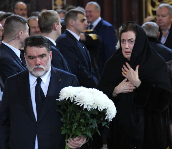 Прощание с Ю. Лужковым