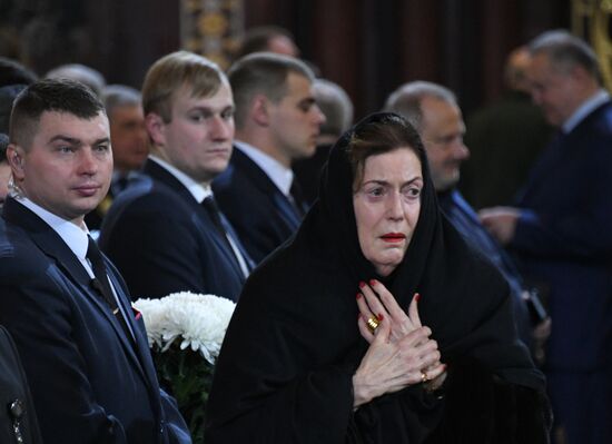 Прощание с Ю. Лужковым