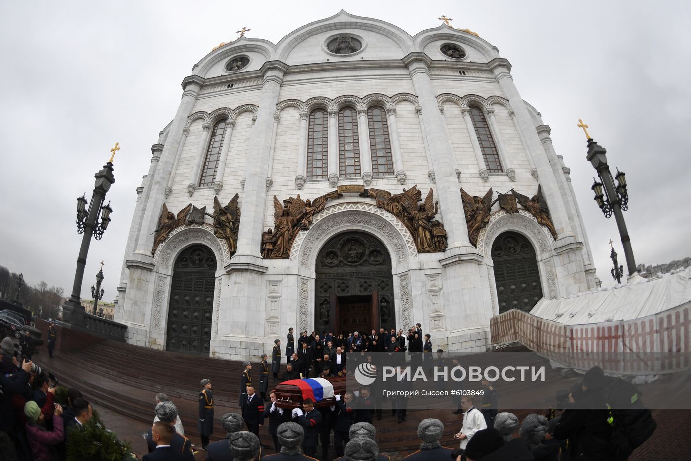Прощание с Ю. Лужковым