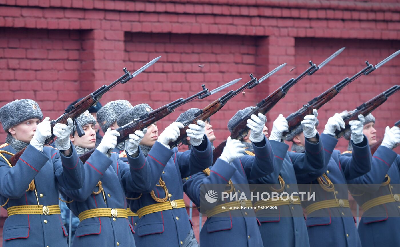 Прощание с Ю. Лужковым