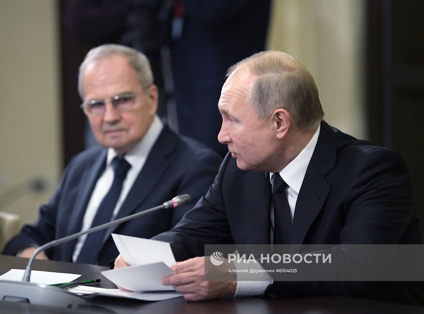 Президент РФ В. Путин встретился с судьями Конституционного Суда