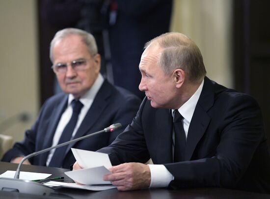 Президент РФ В. Путин встретился с судьями Конституционного Суда
