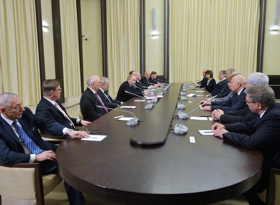 Президент РФ В. Путин встретился с судьями Конституционного Суда