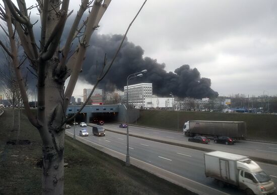 Пожар на складе на юге Москвы