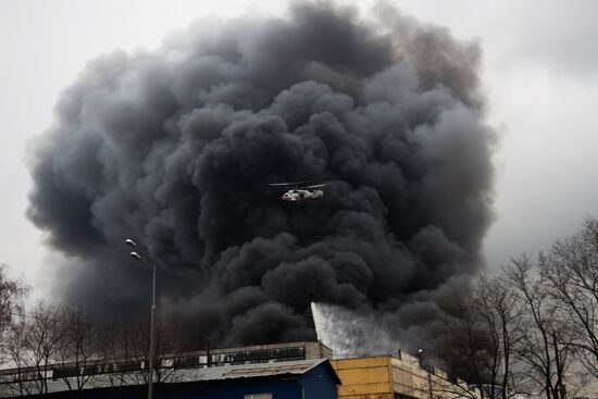 Пожар на складе на юге Москвы