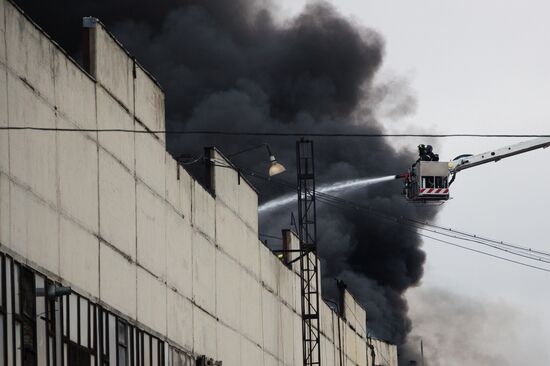 Пожар на складе на юге Москвы