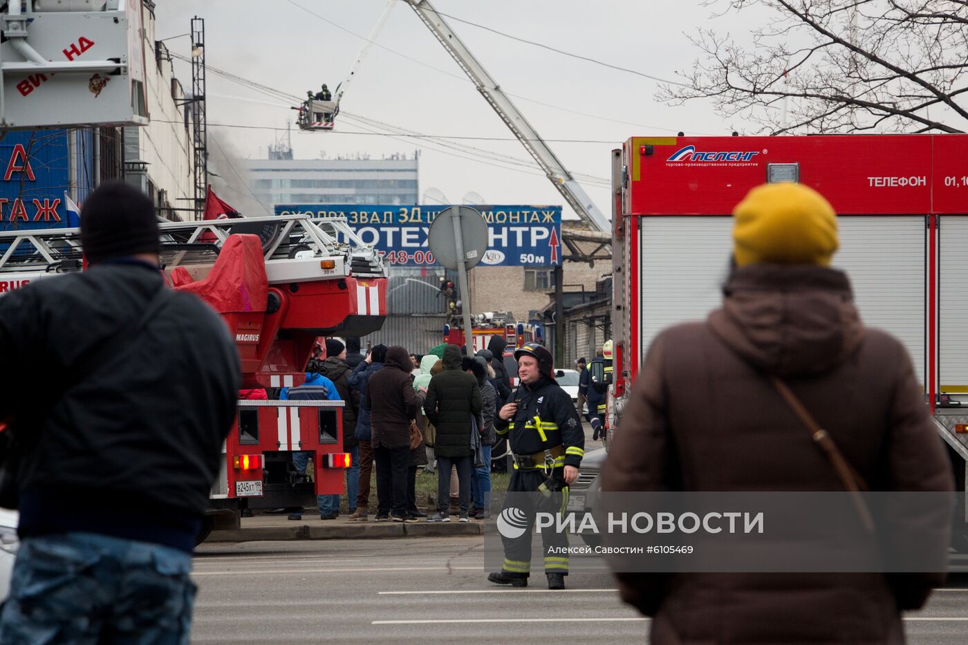 Пожар на складе на юге Москвы