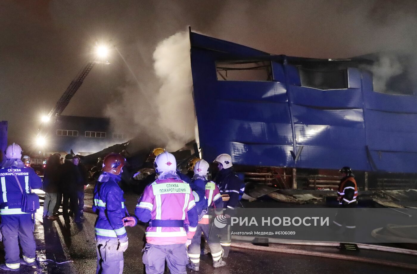 Пожар на складе в Санкт-Петербурге