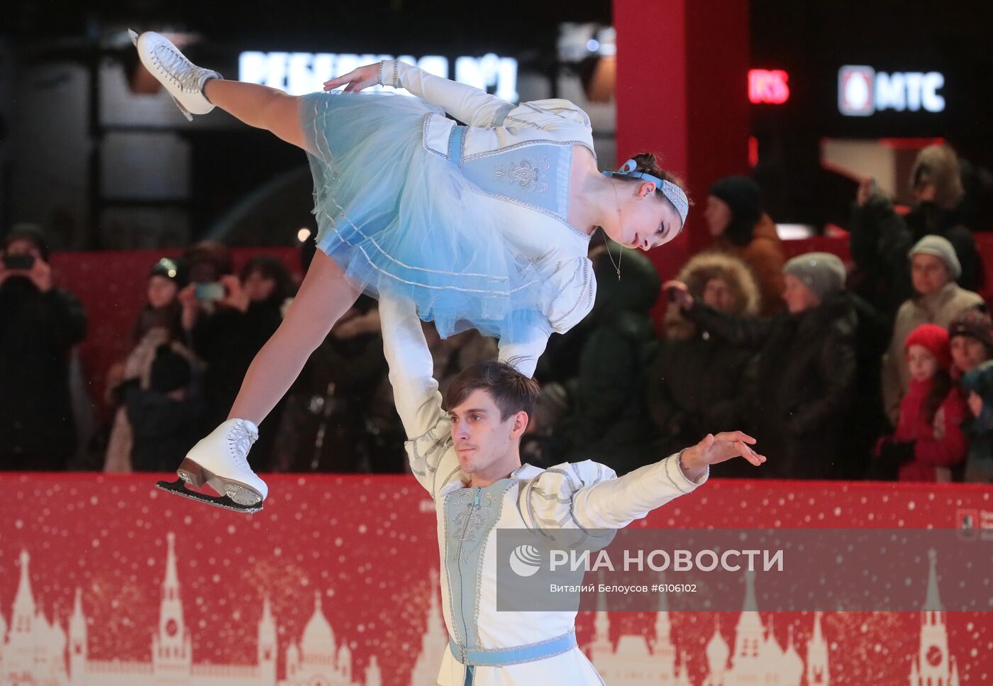 Балет на льду "Лебединое озеро"