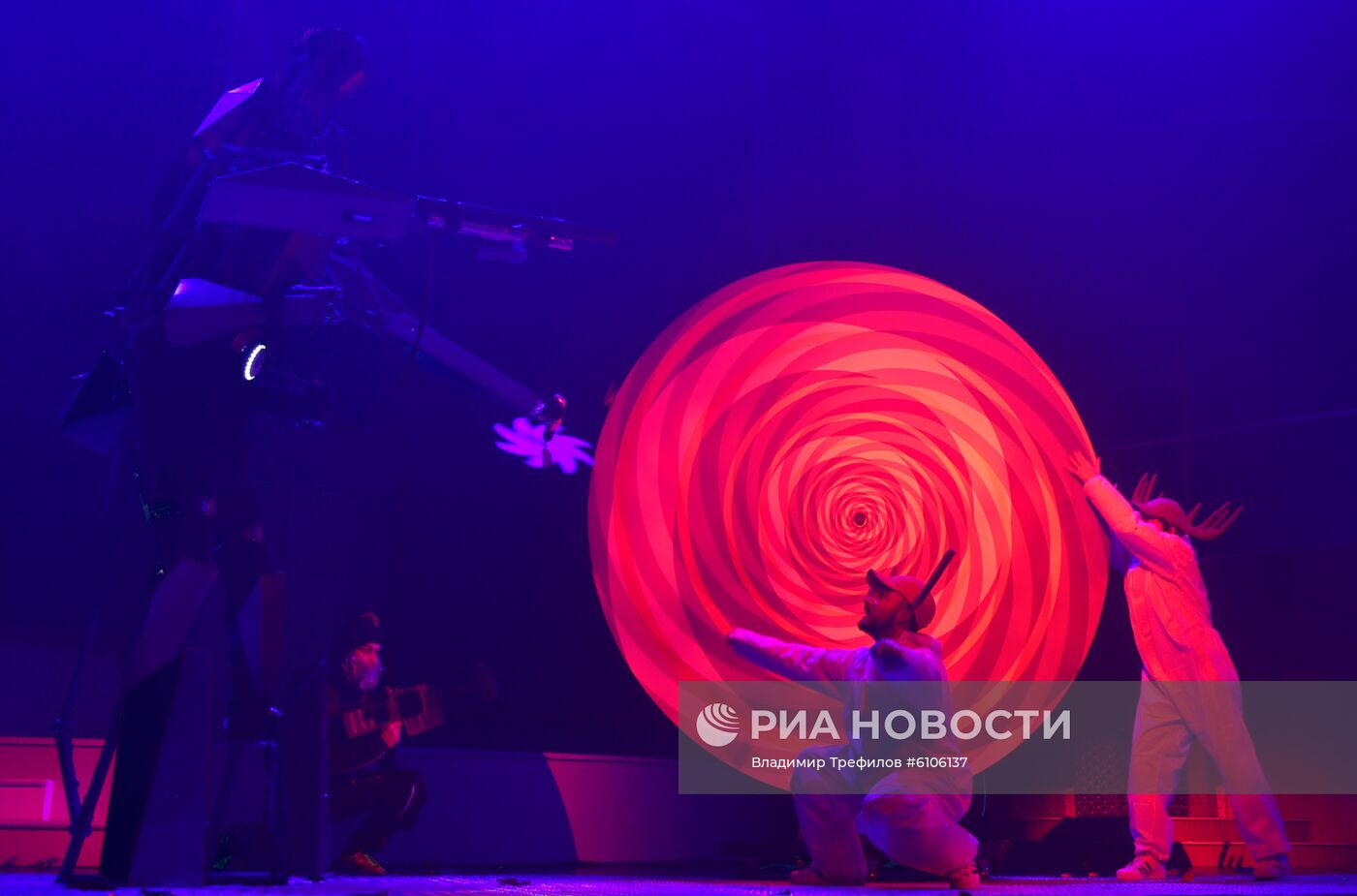 Научная елка WOW! HOW? "Путешествие на СеРверный полюс"