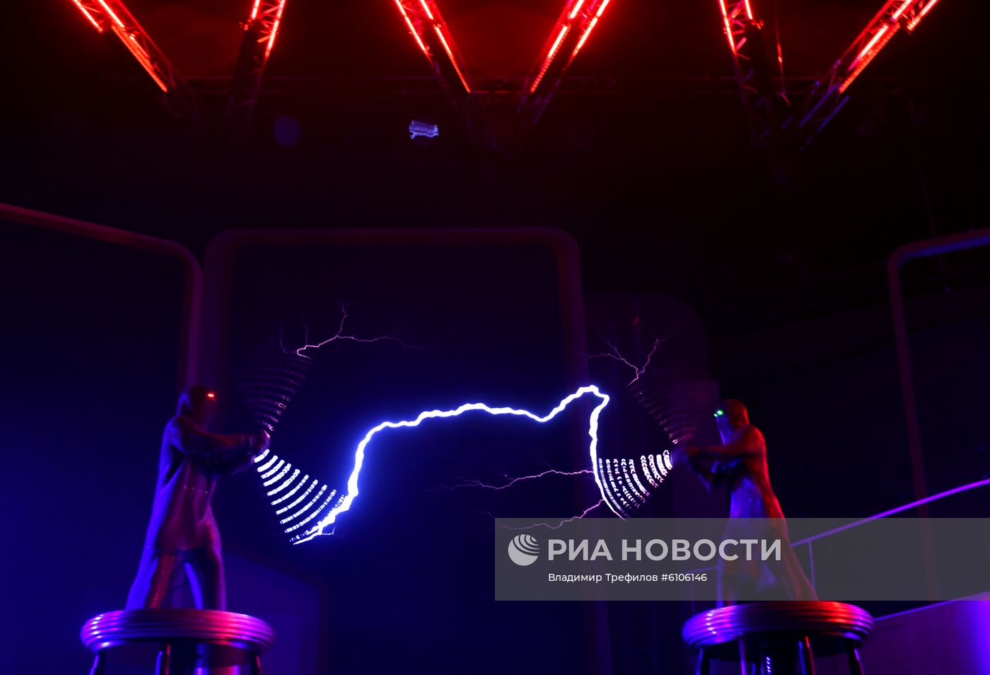 Научная елка WOW! HOW? "Путешествие на СеРверный полюс"