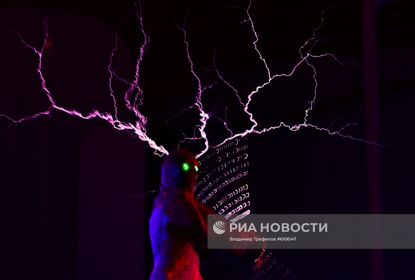 Научная елка WOW! HOW? "Путешествие на СеРверный полюс"