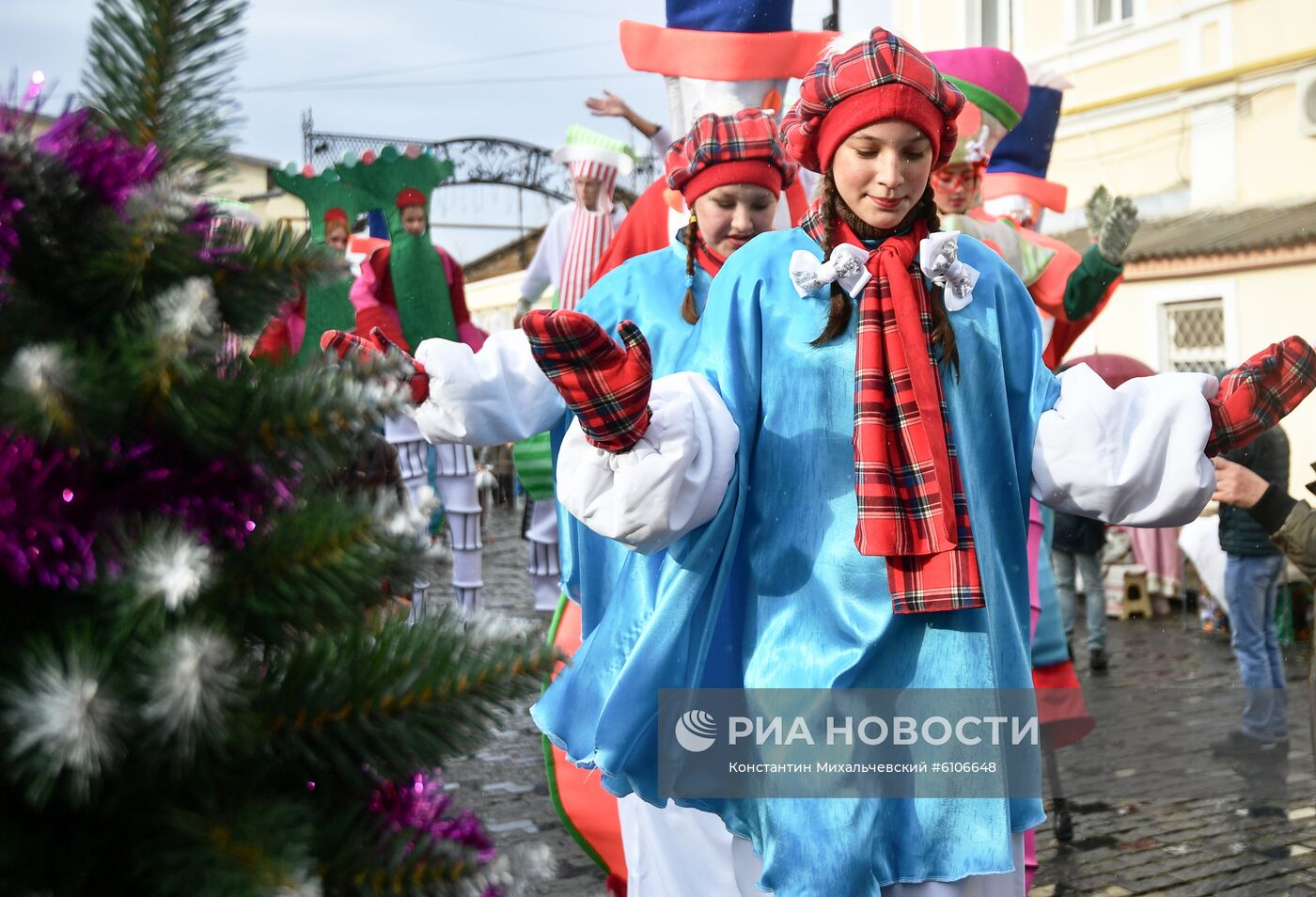 Фестиваль "Санта-Клаус отдыхает - на арене Дед Мороз" в Крыму