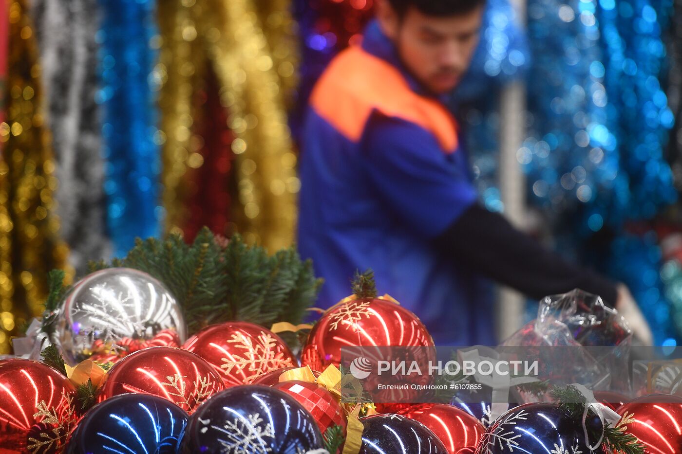 Предновогодние продажи в сети магазинов METRO