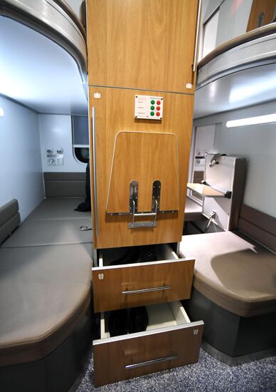 Макет нового вагона РЖД представили на Казанском вокзале 