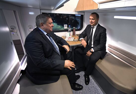 Макет нового вагона РЖД представили на Казанском вокзале 