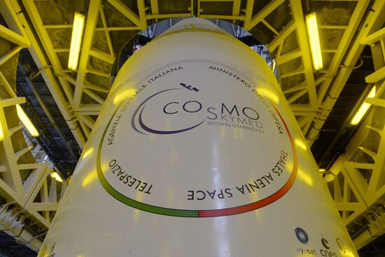 Пуск ракеты "Союз-СТ" отложен на сутки