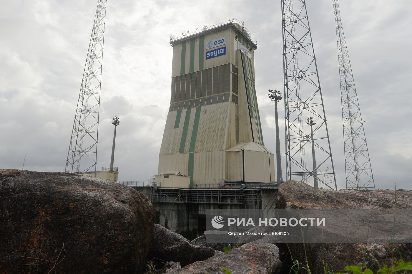 Пуск ракеты "Союз-СТ" отложен на сутки