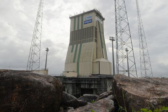 Пуск ракеты "Союз-СТ" отложен на сутки