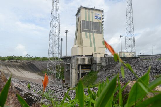 Пуск ракеты "Союз-СТ" отложен на сутки