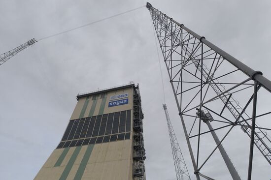 Пуск ракеты "Союз-СТ" отложен на сутки