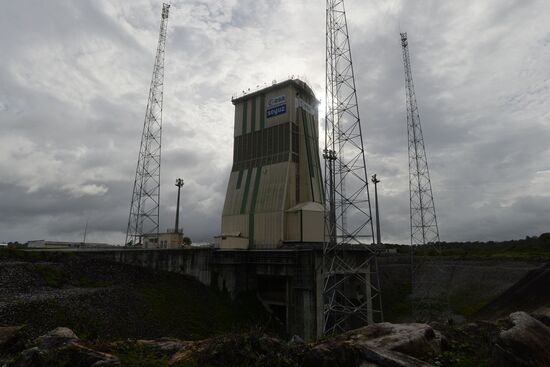 Пуск ракеты "Союз-СТ" отложен на сутки