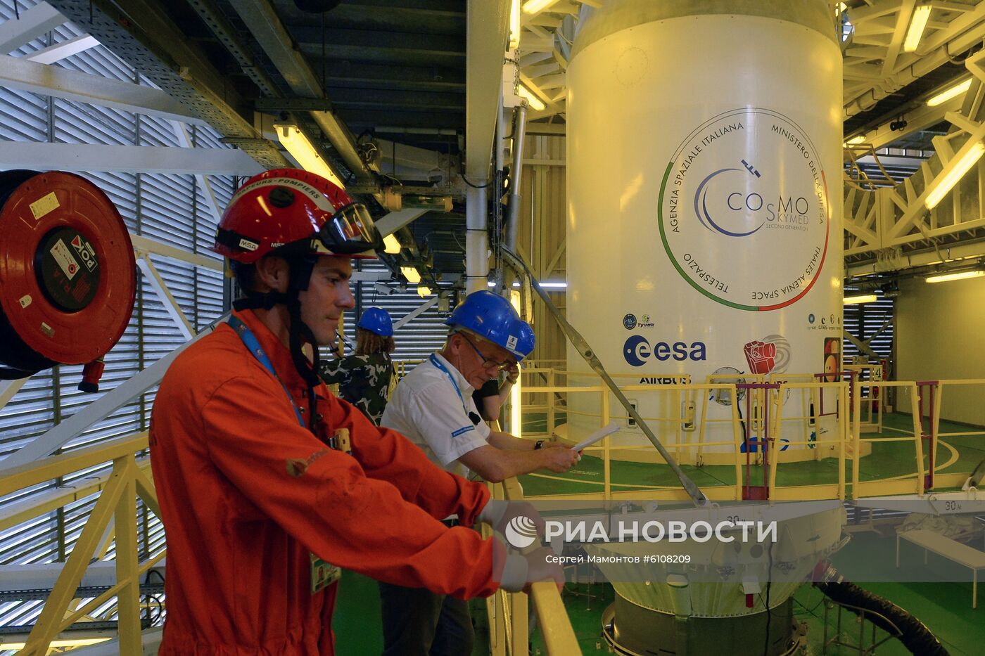 Пуск ракеты "Союз-СТ" отложен на сутки