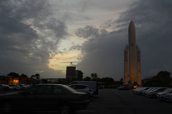 Пуск ракеты "Союз-СТ" отложен на сутки