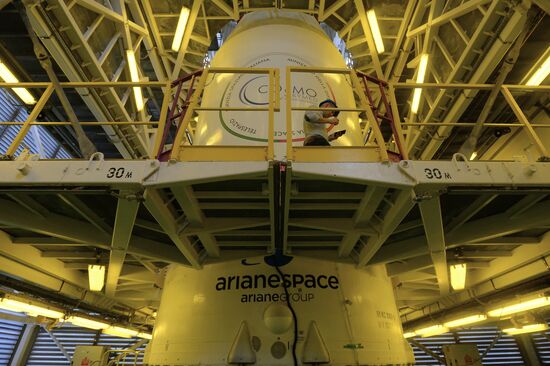 Пуск ракеты "Союз-СТ" отложен на сутки