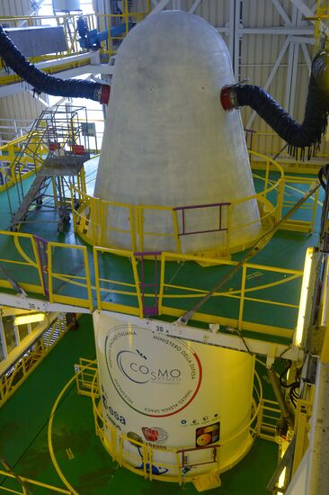 Пуск ракеты "Союз-СТ" отложен на сутки