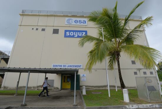 Пуск ракеты "Союз-СТ" отложен на сутки