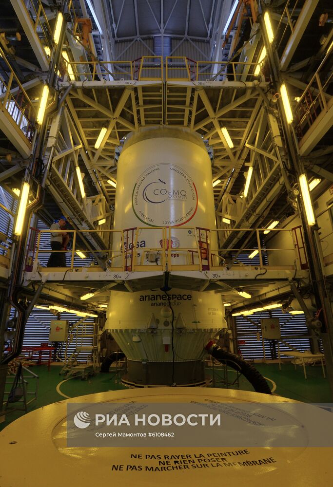 Пуск ракеты "Союз-СТ" отложен на сутки