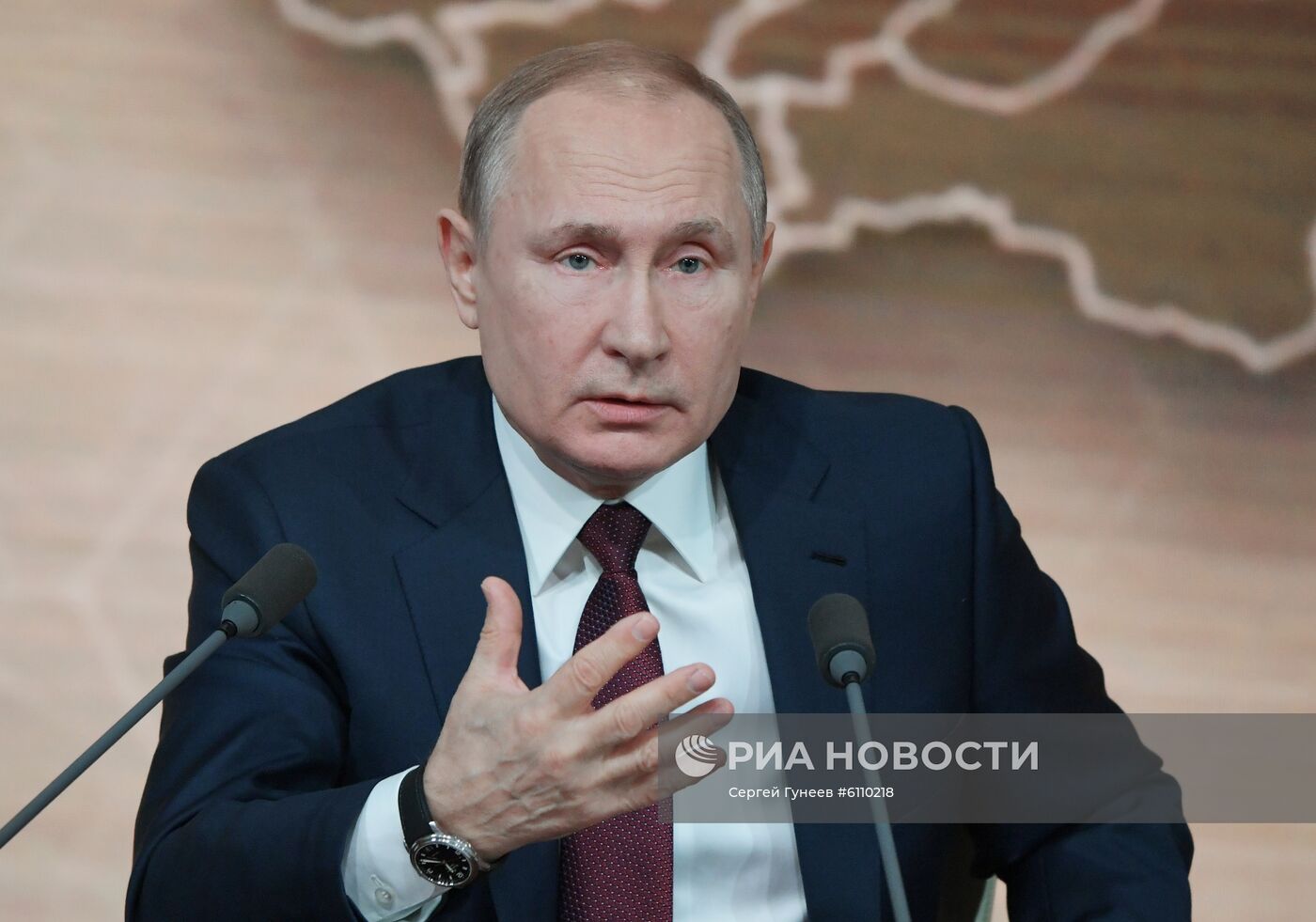 Ежегодная большая пресс-конференция президента РФ В. Путина