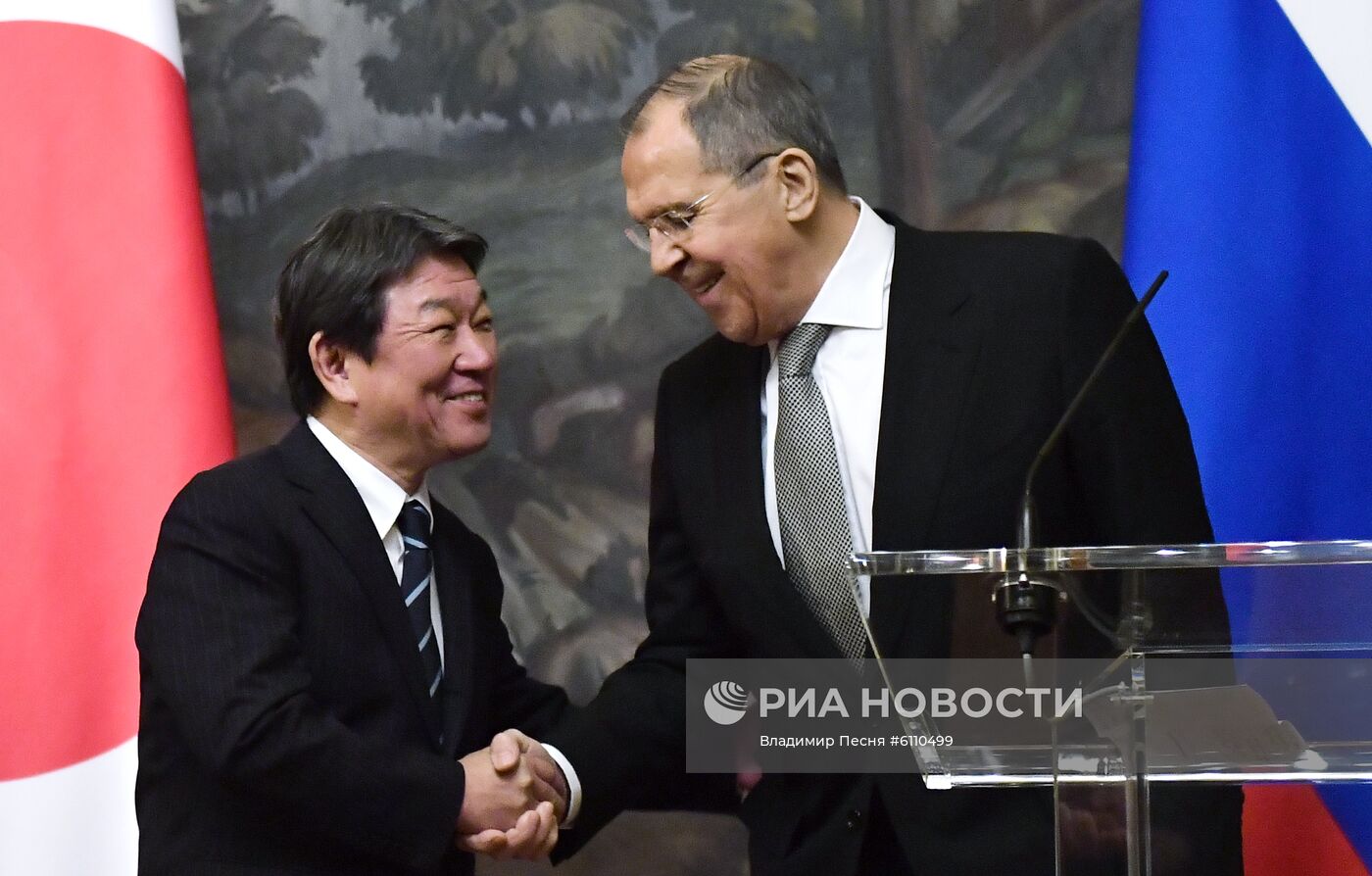 Встреча глав МИД РФ и Японии С. Лаврова и Т. Мотэги