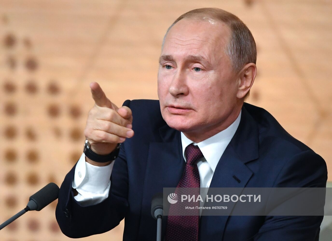 Ежегодная большая пресс-конференция президента РФ В. Путина