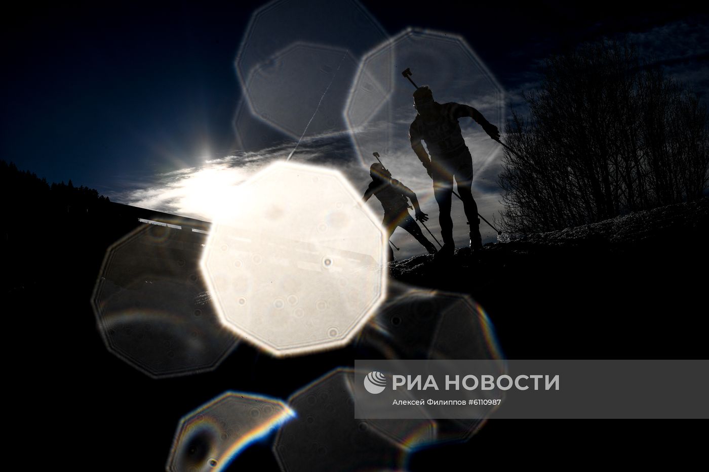Биатлон. III этап Кубка мира. Мужчины. Спринт