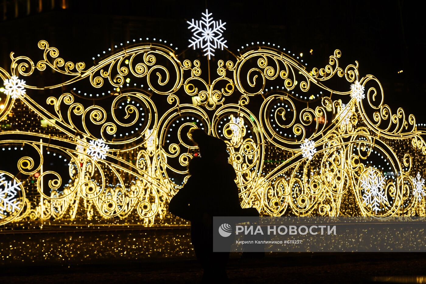 Новогоднее украшение центральных площадей Москвы