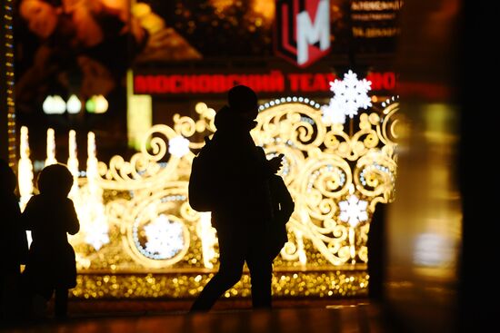 Новогоднее украшение центральных площадей Москвы