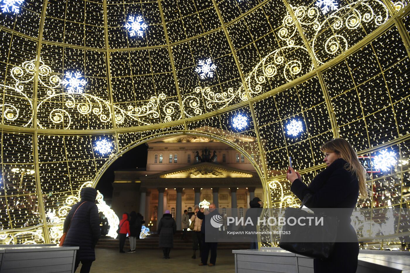 Новогоднее украшение центральных площадей Москвы