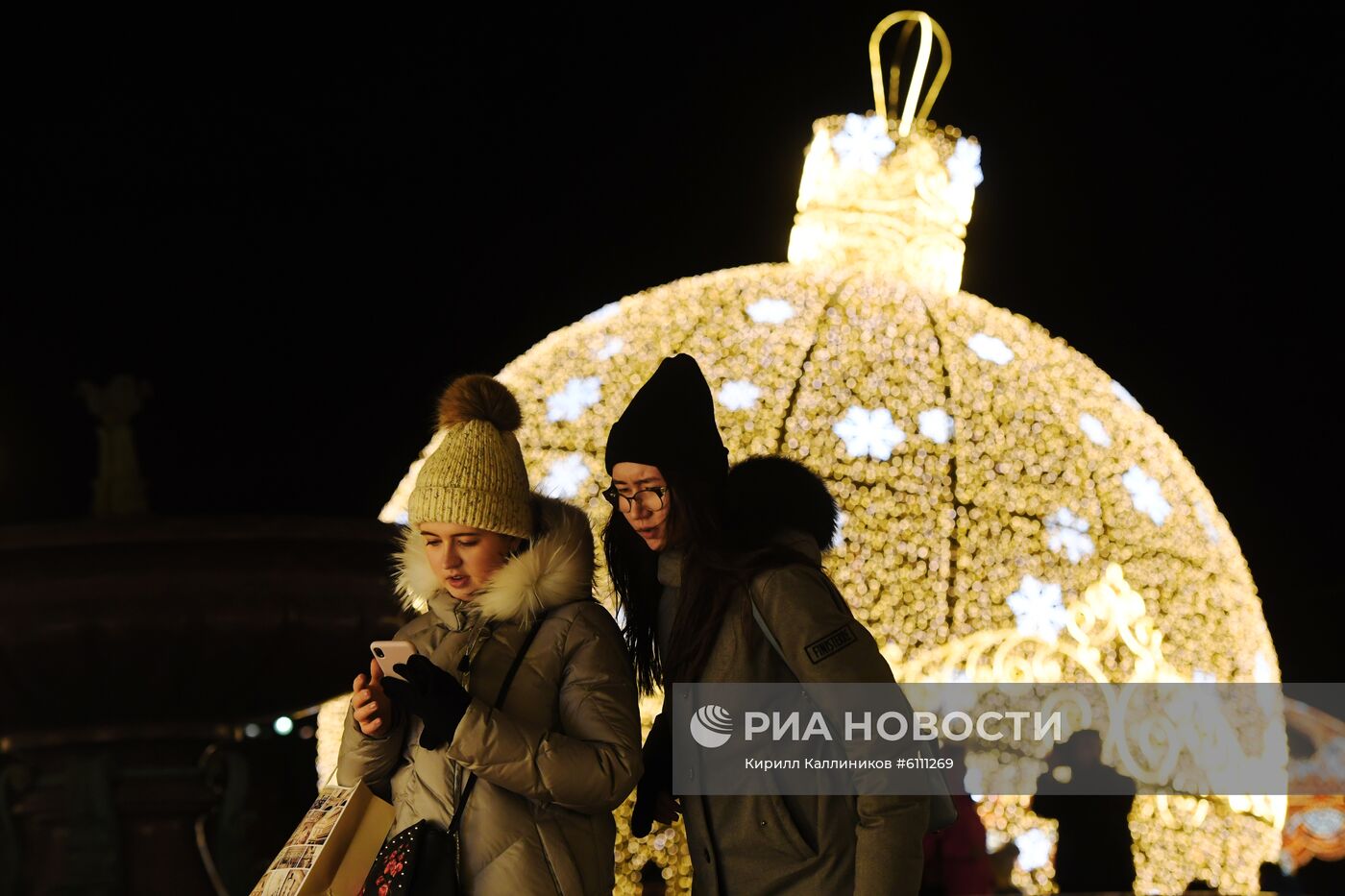 Новогоднее украшение центральных площадей Москвы