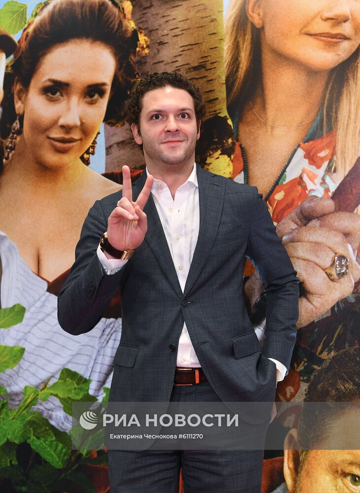 Актер Константин Крюков на премьере фильма Клима Шипенко "Холоп" в кинотеатре "КАРО 11 Октябрь" на Новом Арбате. Место: Россия, Москва. Автор: Екатерина Чеснокова/РИА Новости. Премьера фильма "Холоп" режиссера К. Шипенко