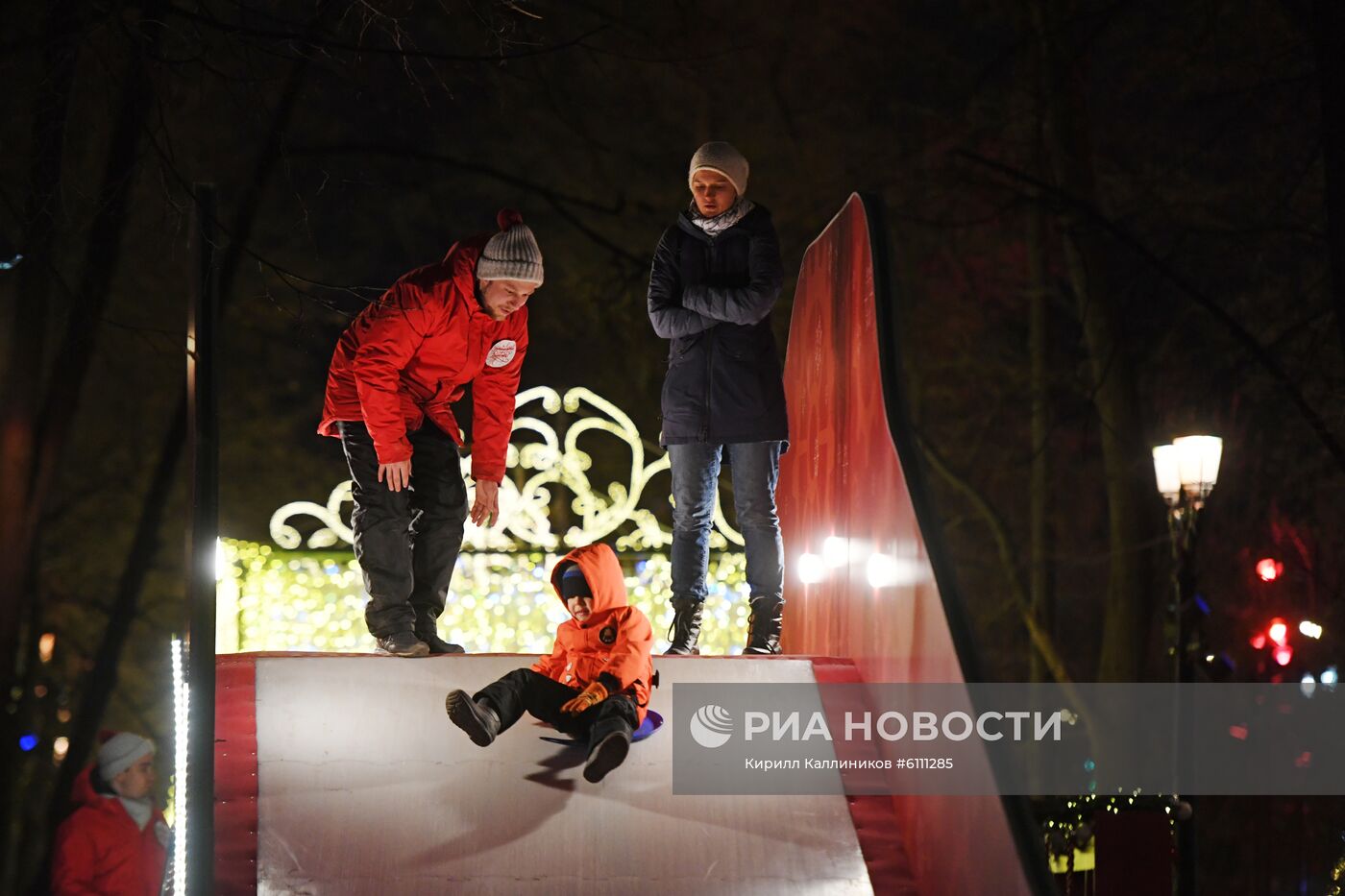 Новогоднее украшение центральных площадей Москвы