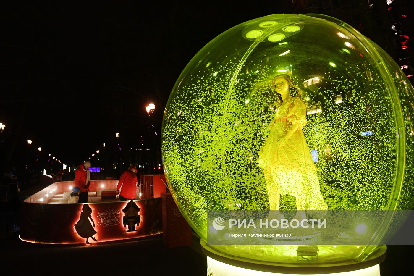 Новогоднее украшение центральных площадей Москвы