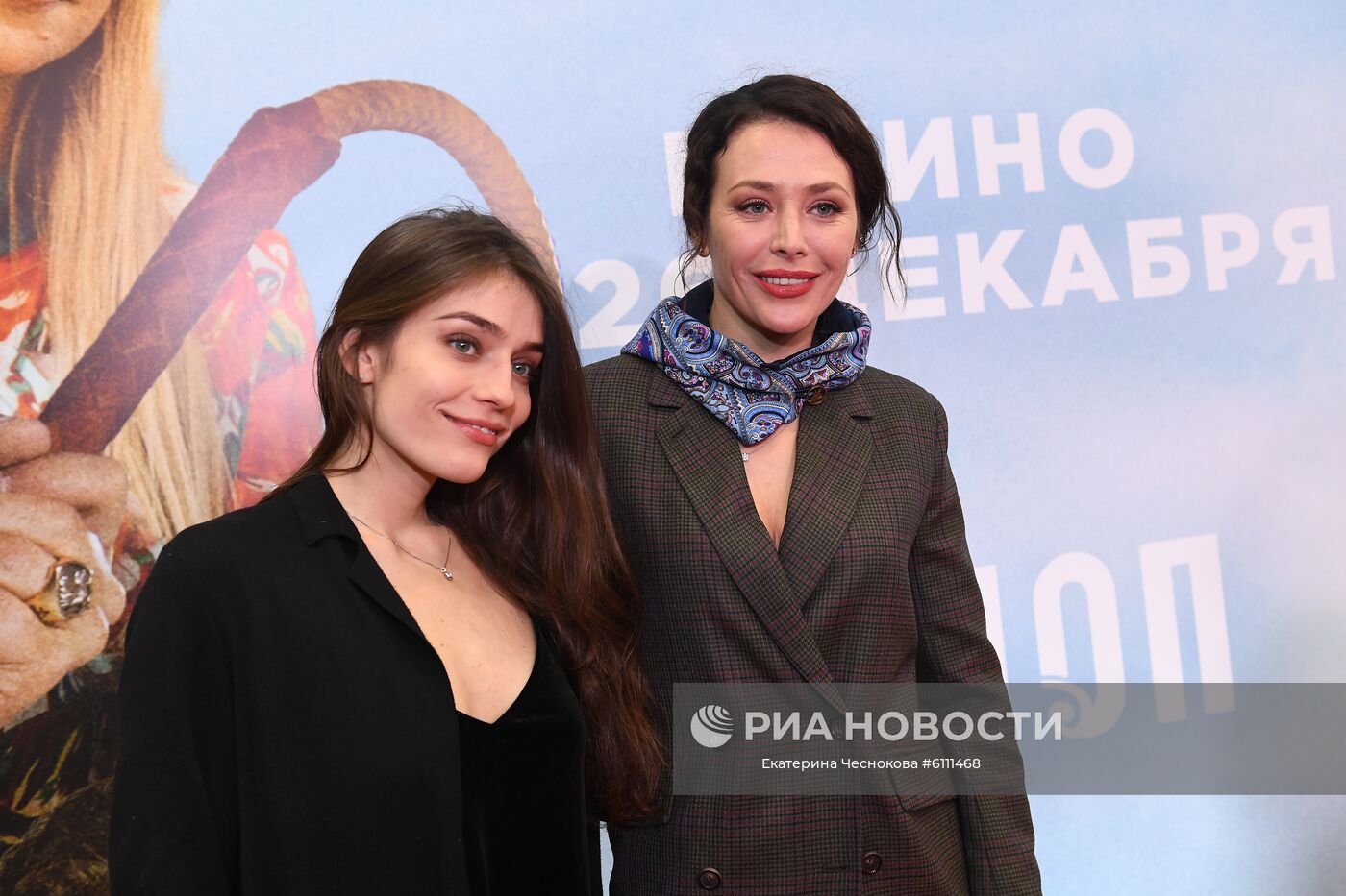 Актриса Екатерина Волкова с дочерью на премьере фильма Клима Шипенко "Холоп" в кинотеатре "КАРО 11 Октябрь" на Новом Арбате. Место: Россия, Москва. Автор: Екатерина Чеснокова/РИА Новости. Премьера фильма "Холоп" режиссера К. Шипенко