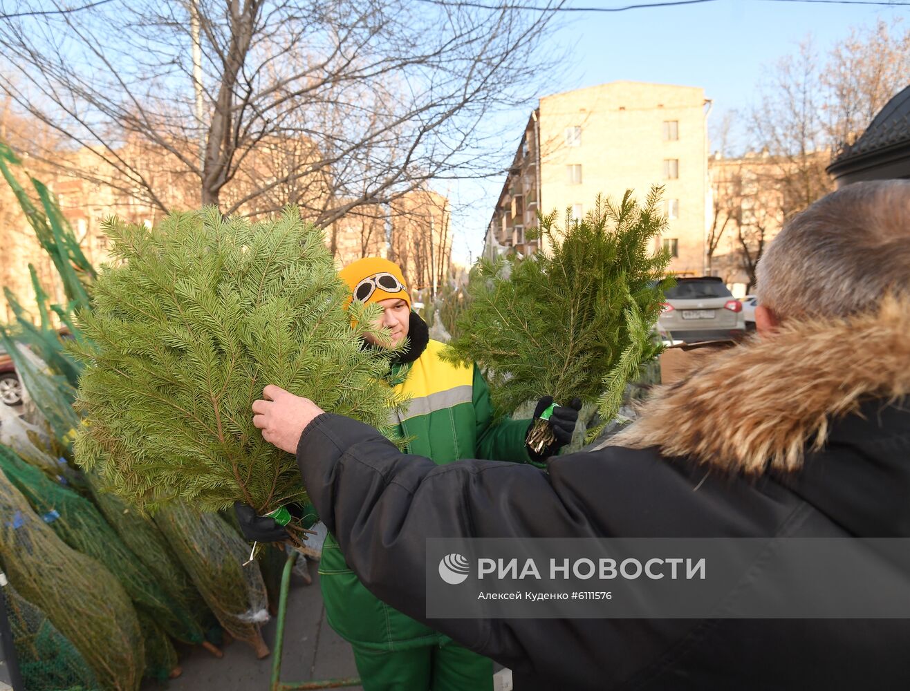 Открытие елочных базаров в Москве