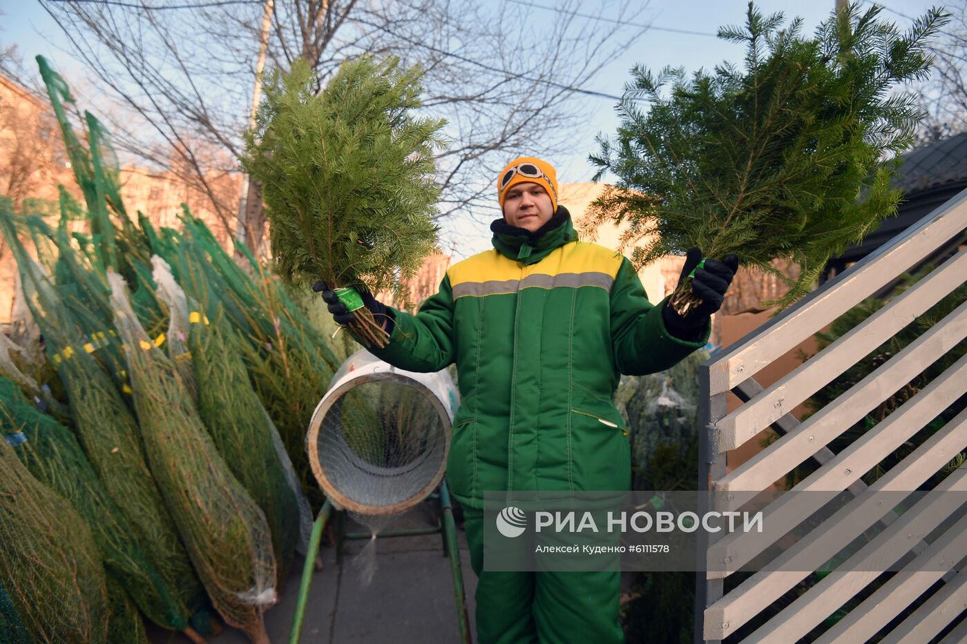 Открытие елочных базаров в Москве