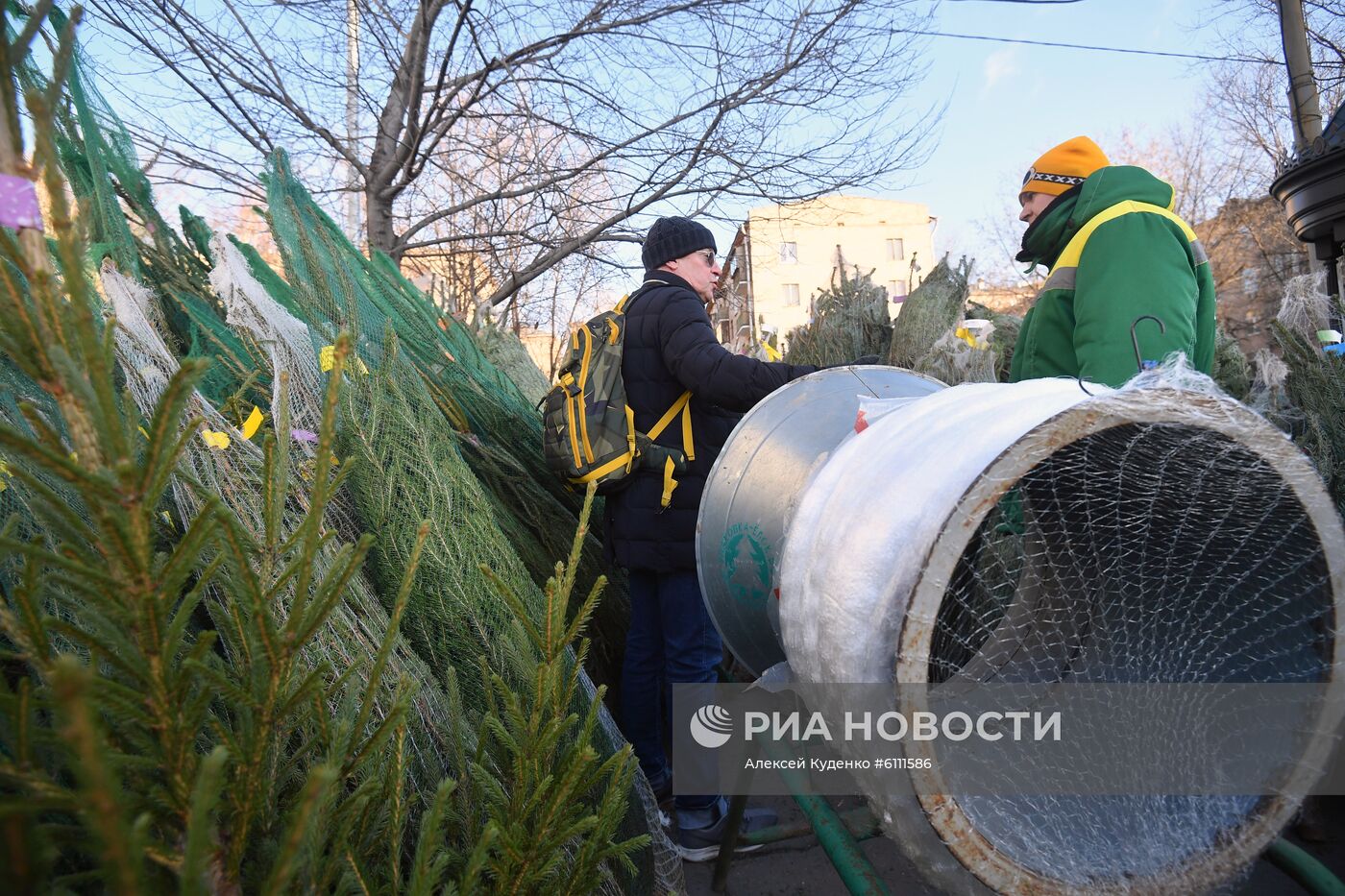 Открытие елочных базаров в Москве