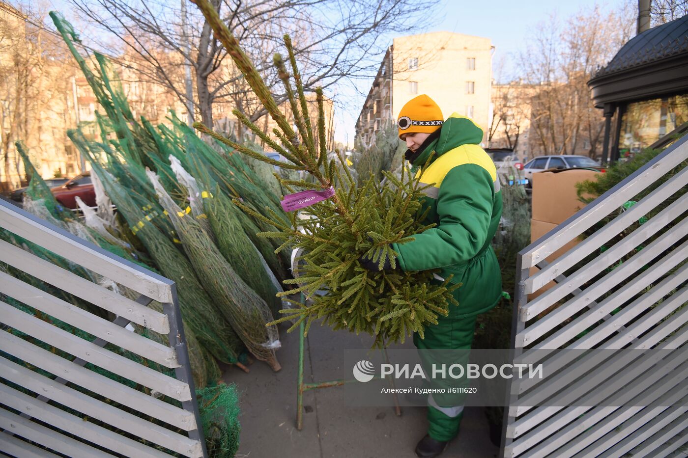 Открытие елочных базаров в Москве